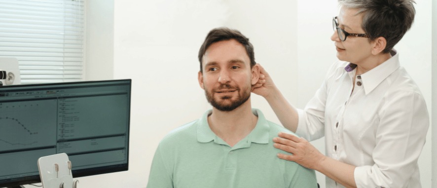 Can Hearing Aids Make Loud Sounds Too Loud? | Fine-Tuned Hearing Solutions at Aanvii Hearing Fine-tuned hearing aids ensuring optimal comfort and preventing loud sound discomfort – Aanvii Hearing Solutions